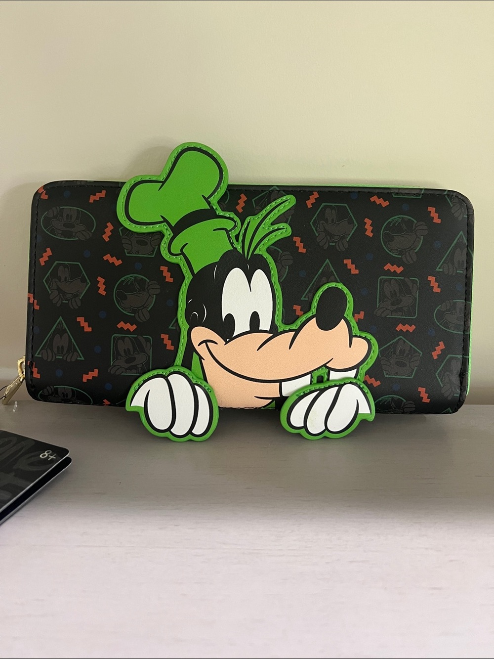 Disney Loungefly Goofy Character Zip Wallet in Black and Neon Green